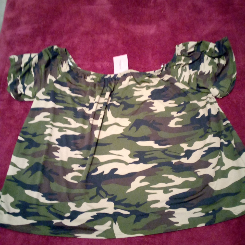 Ragdoll Plus Army Camo/Short Sleeve Cropped Top/Size 3XLg